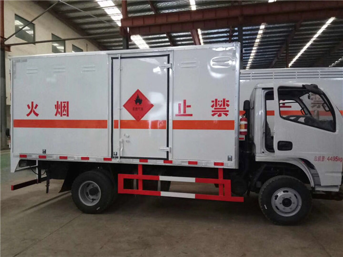 易燃?xì)怏w運(yùn)輸車.jpg