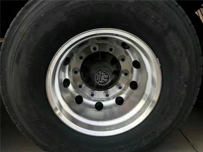 三氯硅烷半掛車.jpg