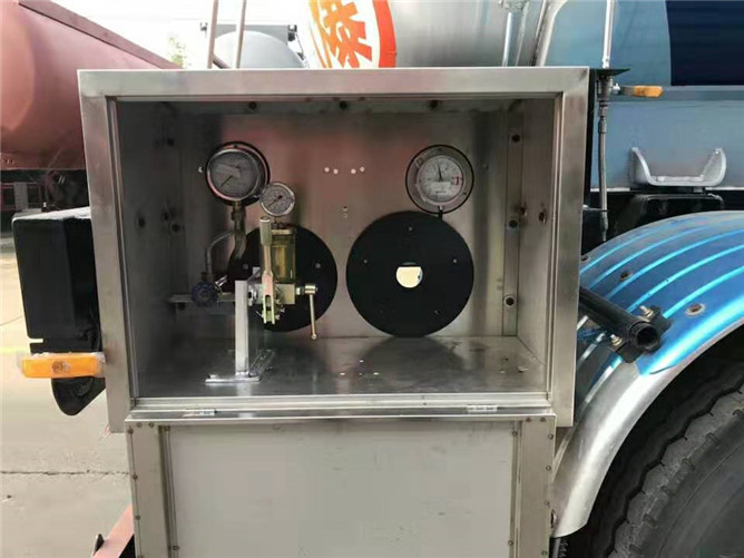 三氯硅烷半掛車價(jià)格.jpg