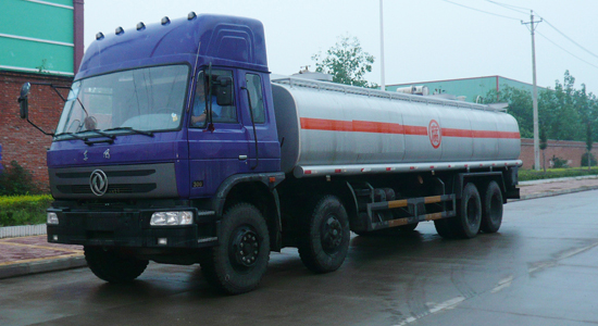 東風前四后八化工液體運輸車 