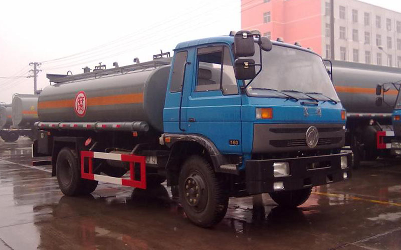 東風153化工液體運輸車 